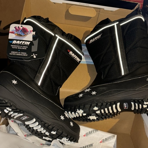 Baffin “Cheree” Polar Proven Black Insulated Snow Boots Size 5 Youth Unisex - Picture 2 of 16